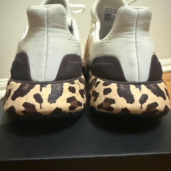 Adidas Women's Cream and Brown Athletic Shoes - Picture 4 of 9